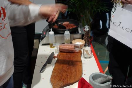 Karierna priložnost te čaka v Kamniku (25)